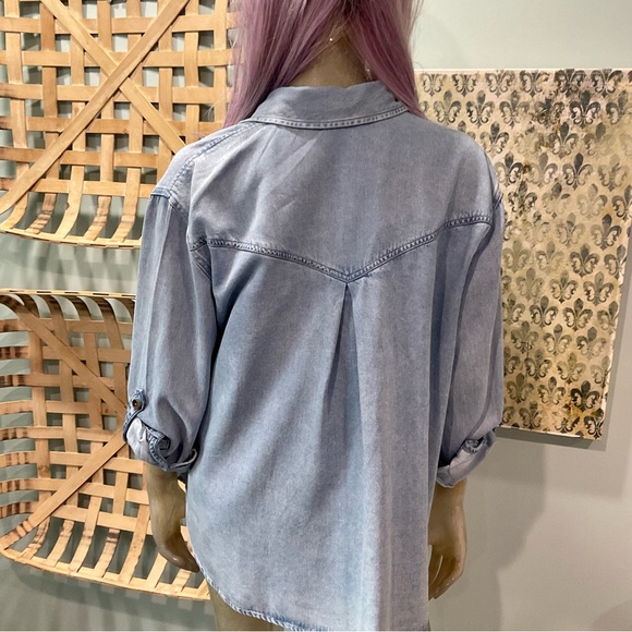 Jane and Delancey Button-Up Shirt - Picture 4 of 4